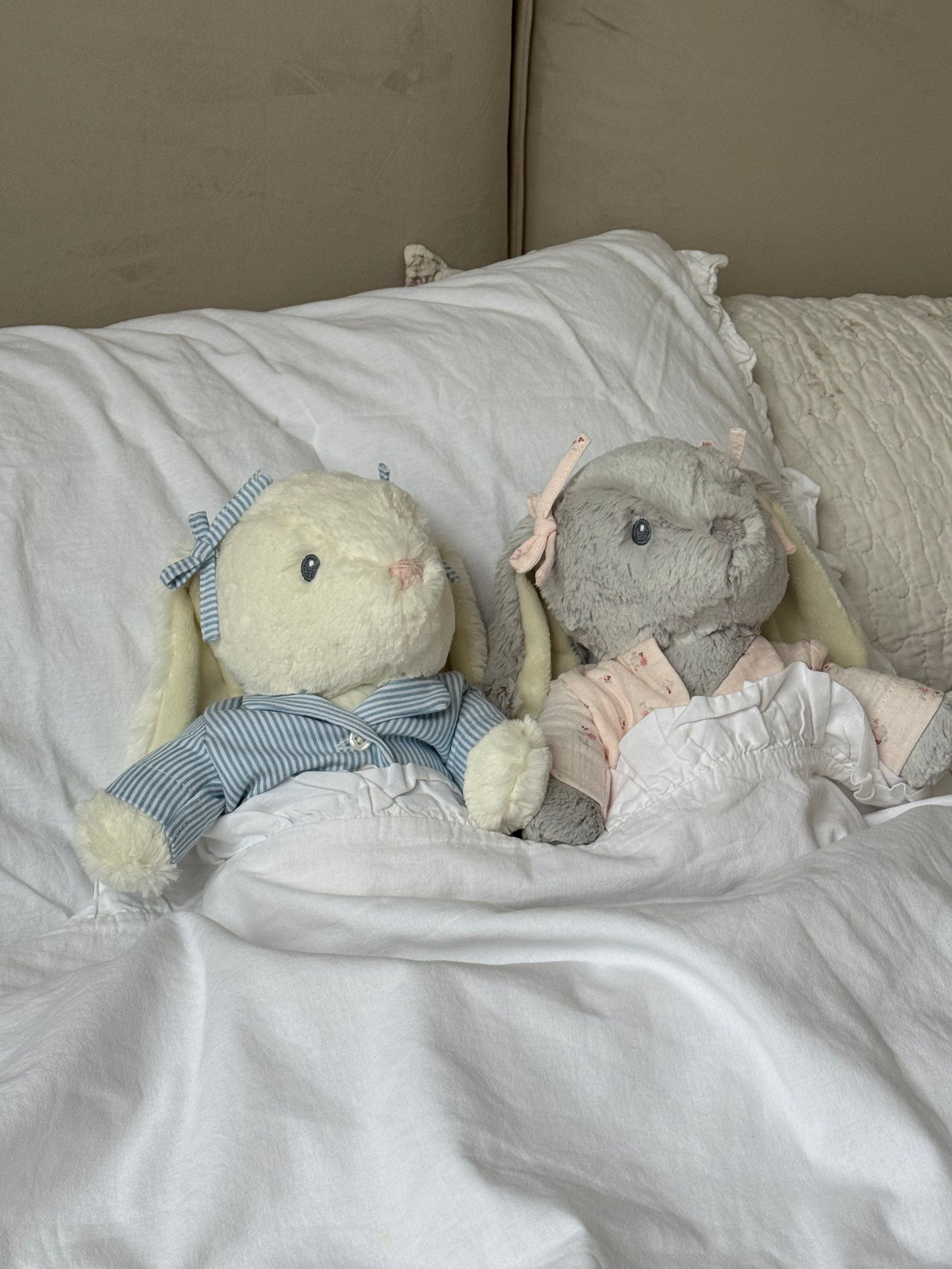 Плюшено зайче Dear Sisters,