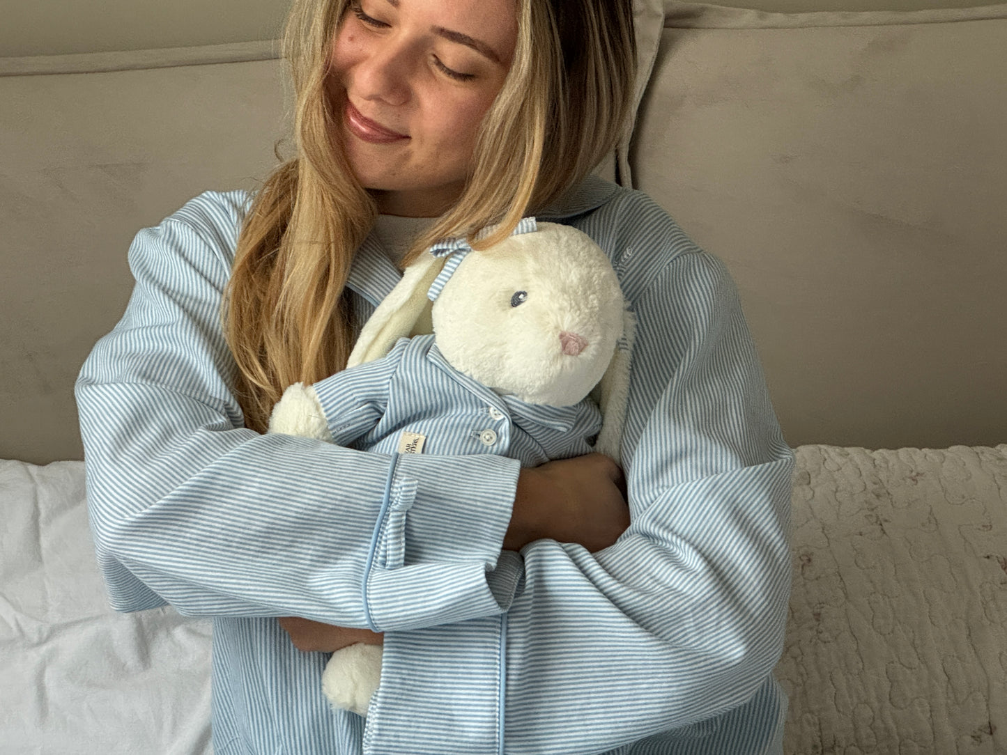 Плюшено зайче Dear Sisters,